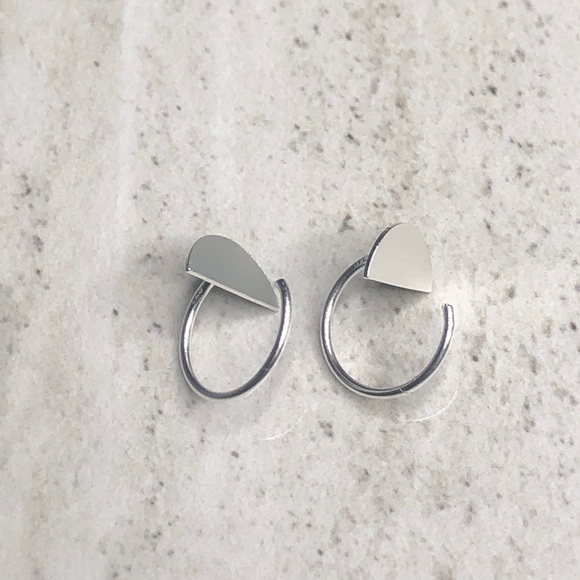 925 Sterling Silver Semi Circle Ear Hugger Earring - Picture 4 of 16